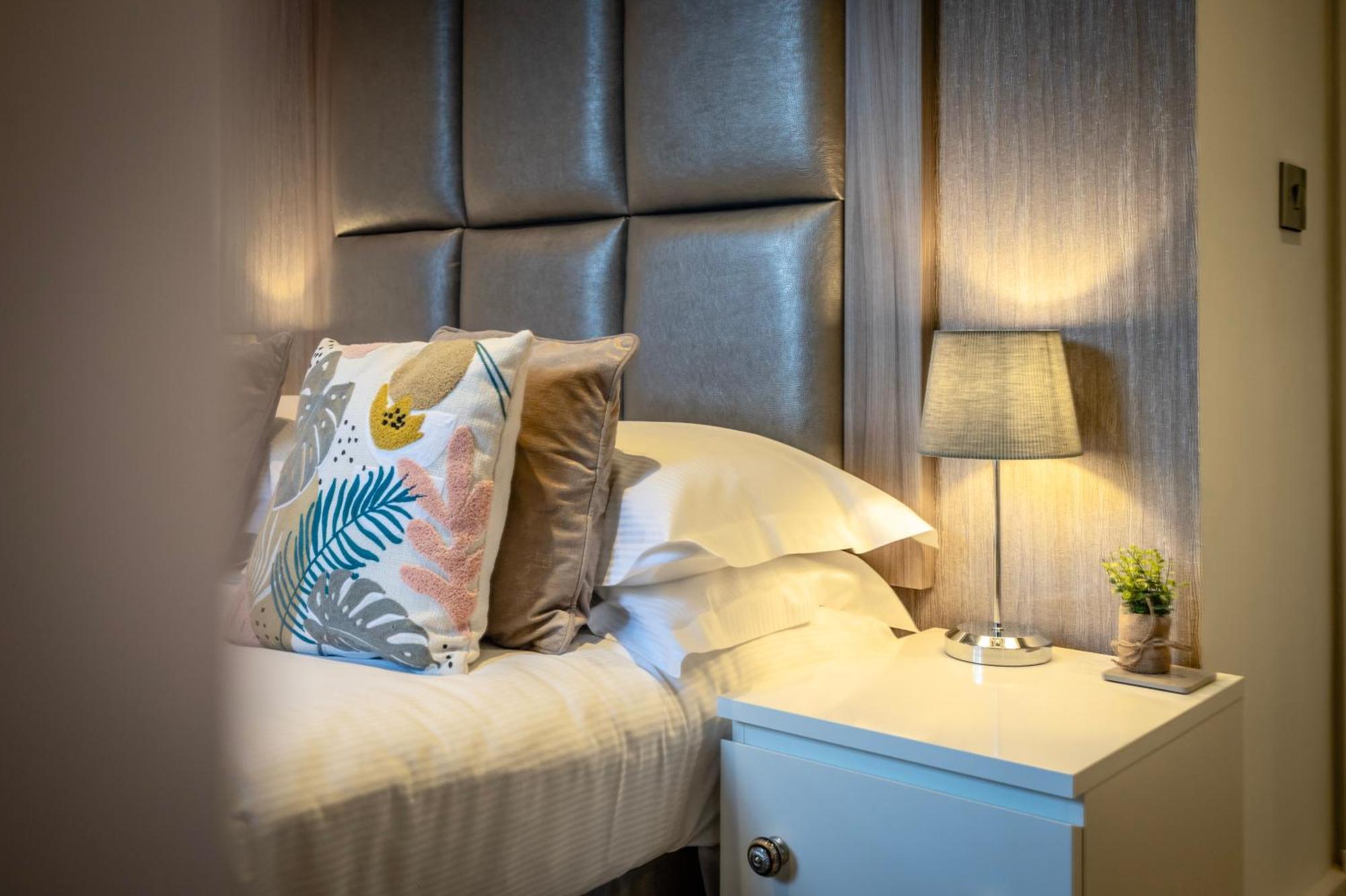 31 Cocoa Suites York Exteriör bild